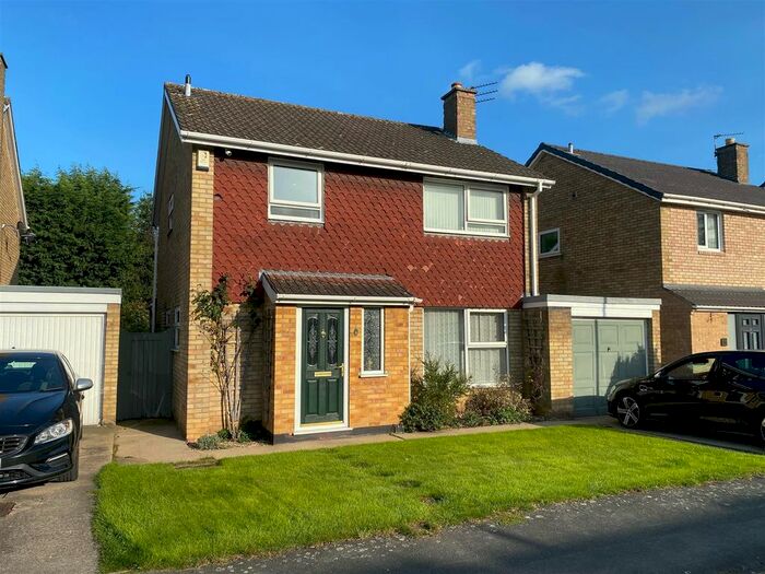 4 Bedroom Property To Rent In Ascot Road, Wigginton, York, YO32