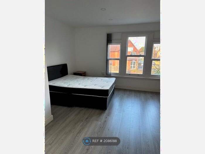 Studio To Rent In Pershore Road, Selly Park, Birmingham, B29