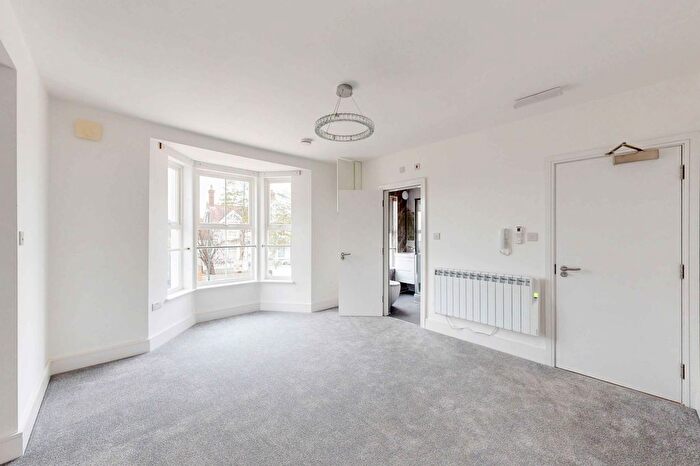 1 Bedroom Studio To Rent In Ifield Road, Crawley, RH11