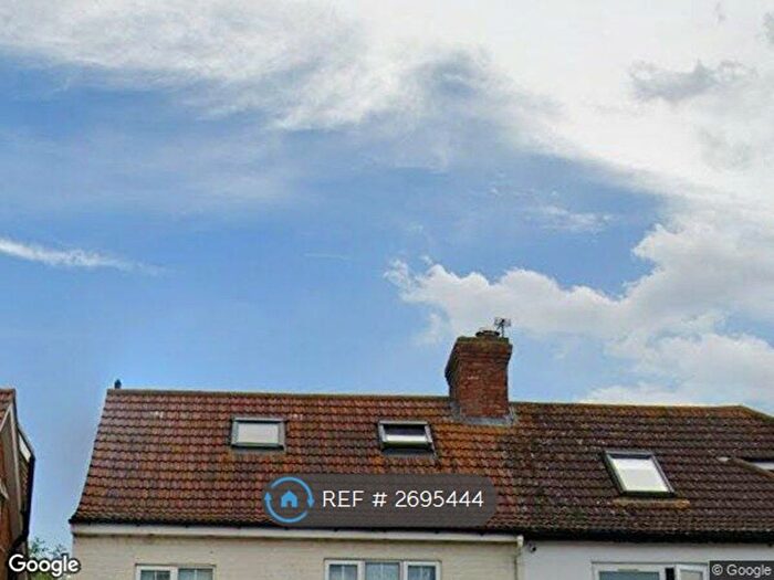 5 Bedroom Semi Detached House To Rent In North Hyde Lane, Southall, UB2