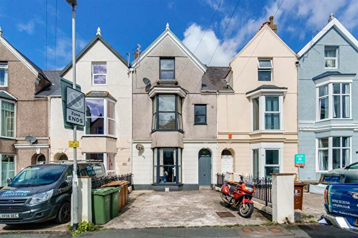 2 Bedroom Flat To Rent In Headland Park, Plymouth, PL4