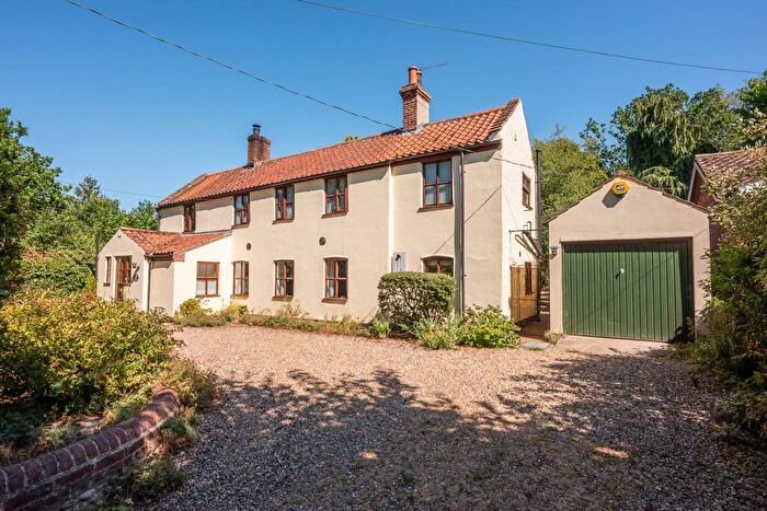 3 Bedroom Detached House For Sale In Alby Hill, Norwich, NR11