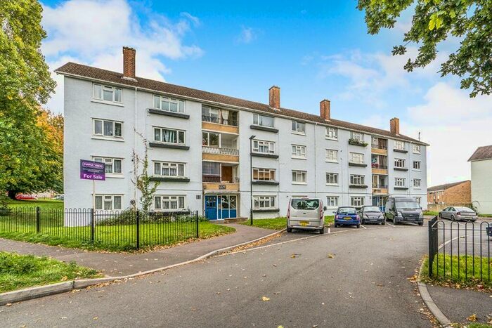 2 Bedroom Flat To Rent In Lower Brownhill Road, Southampton, SO16