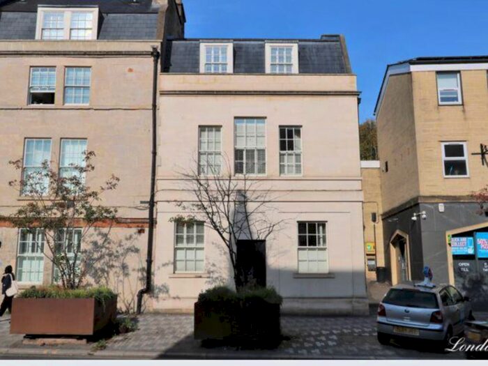 2 Bedroom Flat To Rent In Long Acre, Bath, BA1