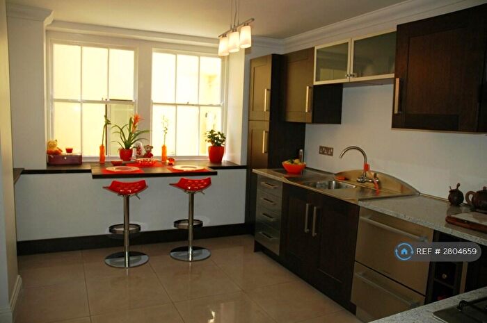 2 Bedroom Flat To Rent In Brunswick Terrace, Hove, BN3