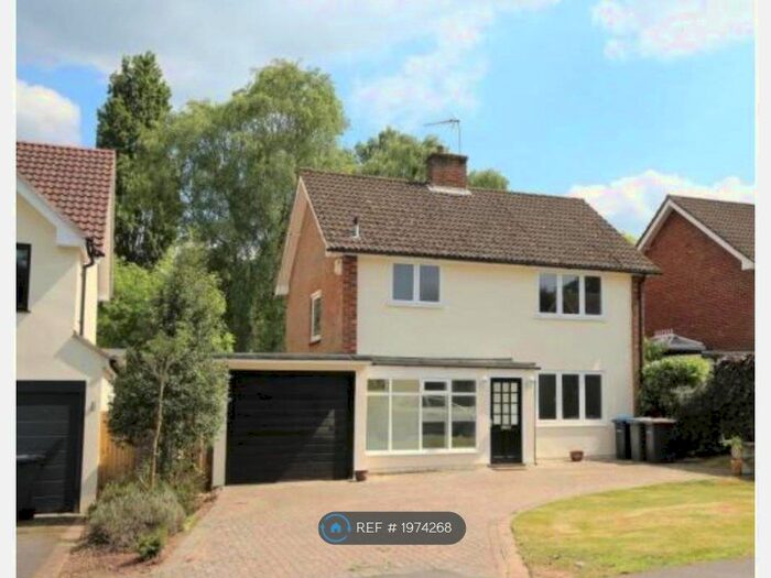 4 Bedroom Detached House To Rent In Oak Tree Close, Virginia Water, GU25