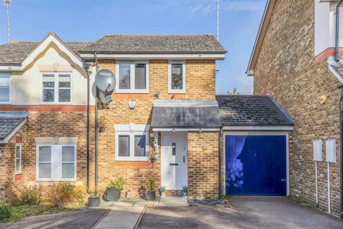 2 Bedroom House To Rent In Macleod Road, London, N21