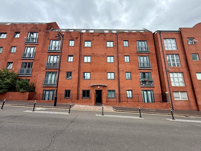 2 Bedroom Apartment To Rent In Q Apartments, Newhall Hill, Jewellery Quarter, Birmingham, B1