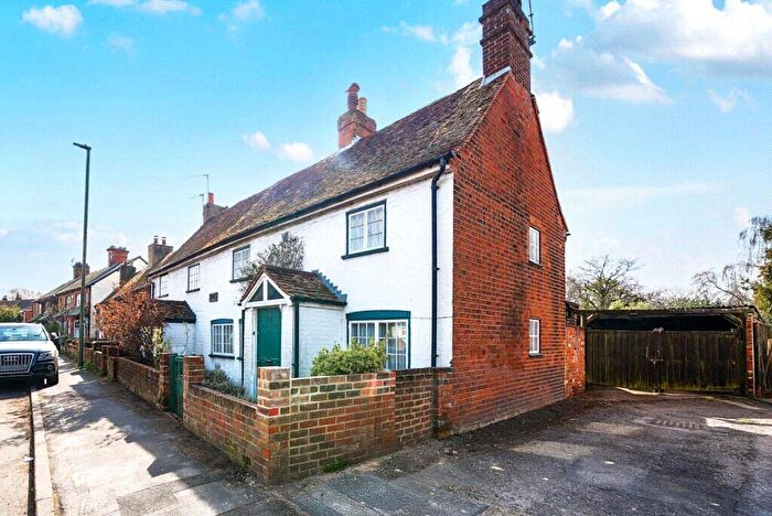 3 Bedroom Semi-Detached House For Sale In High Street, Old Woking, Woking, GU22