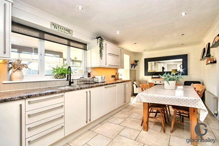 4 Bedroom Detached House For Sale In Priorswood, Taverham, NR8