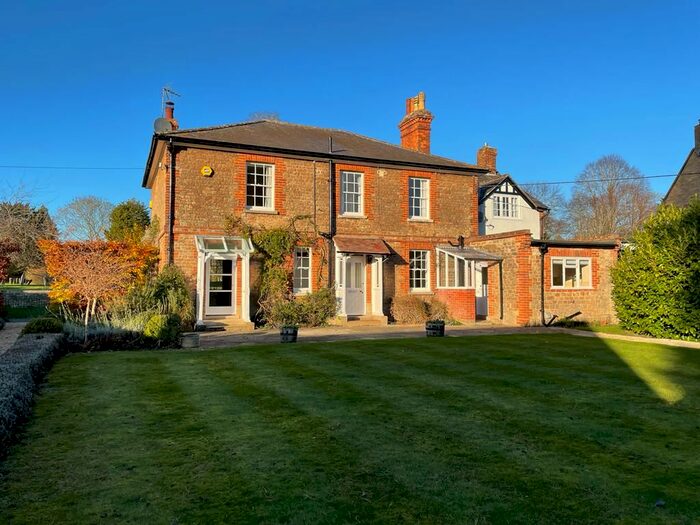 4 Bedroom Detached House To Rent In Church Street, Marcham, Abingdon OX13