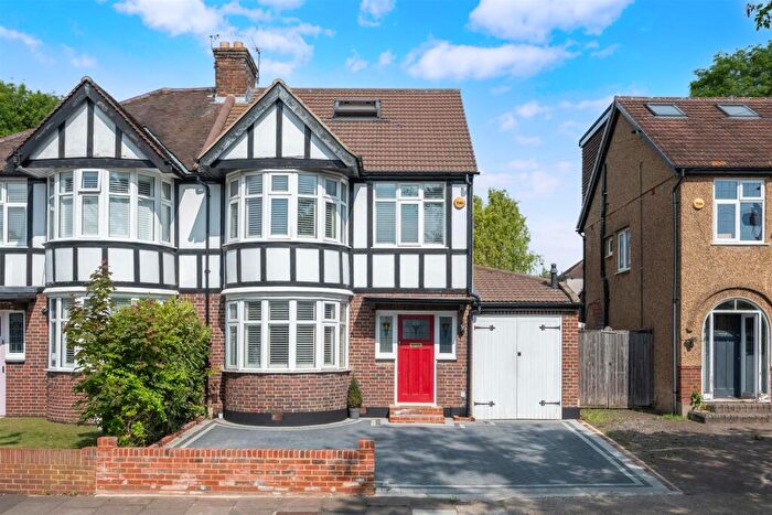 4 Bedroom Property For Sale In Alexandra Drive, Surbiton, KT5