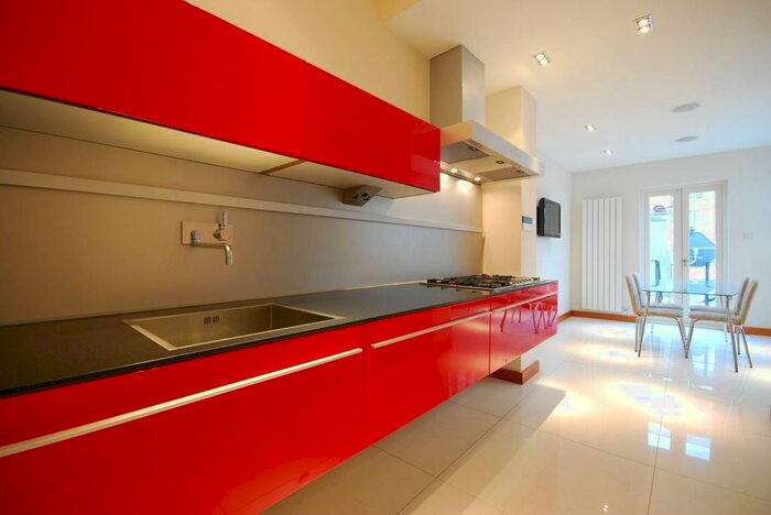 4 Bedroom Flat To Rent In Sussex Gardens, Hyde Park Estate, London, W2