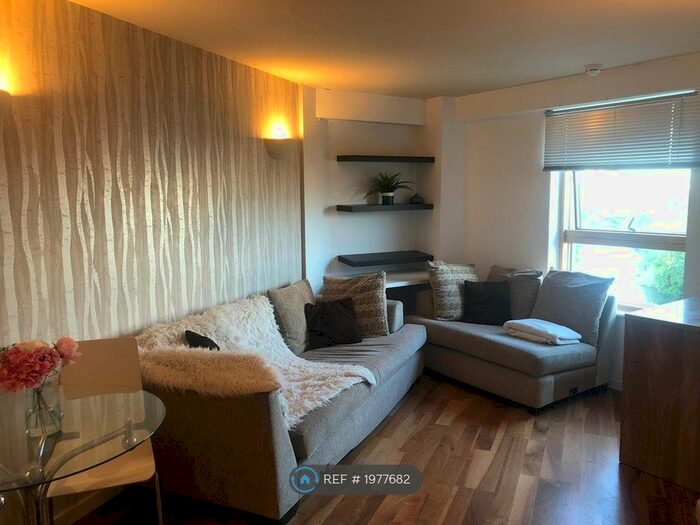 1 Bedroom Flat To Rent In Whitehall Road, Leeds, LS1