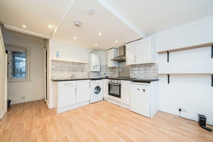 1 Bedroom Flat To Rent In Kew Road, Richmond, TW9