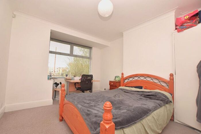 6 Bedroom Detached House To Rent In Manor Road, Bristol, BS16