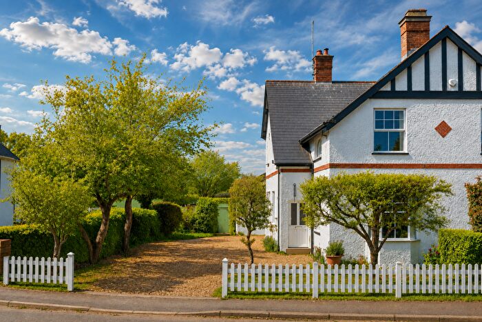 3 Bedroom Semi Detached House For Sale In High Street, Denford, Kettering, NN14