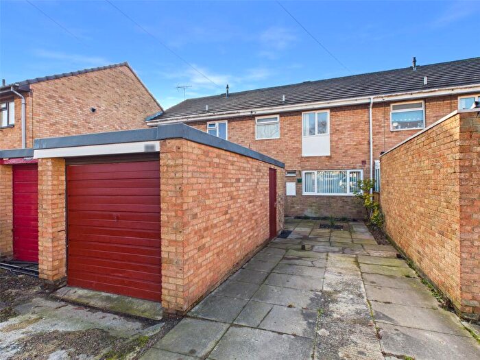 3 Bedroom Terraced House For Sale In Unwin Road, Cheltenham, Gloucestershire, GL51