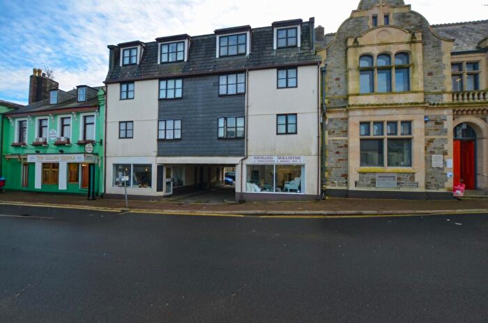 1 Bedroom Flat To Rent In Flat Richards Court, Lower Bore Street, Bodmin, PL31