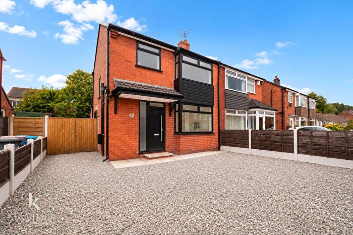 3 Bedroom Semi-Detached House For Sale In Carden Avenue, Swinton, Manchester, M27