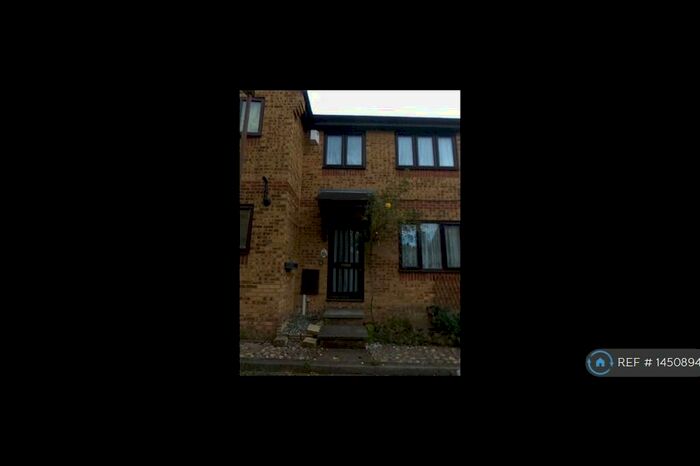 2 Bedroom End Of Terrace House To Rent In Oakdale Way, Mitcham, CR4