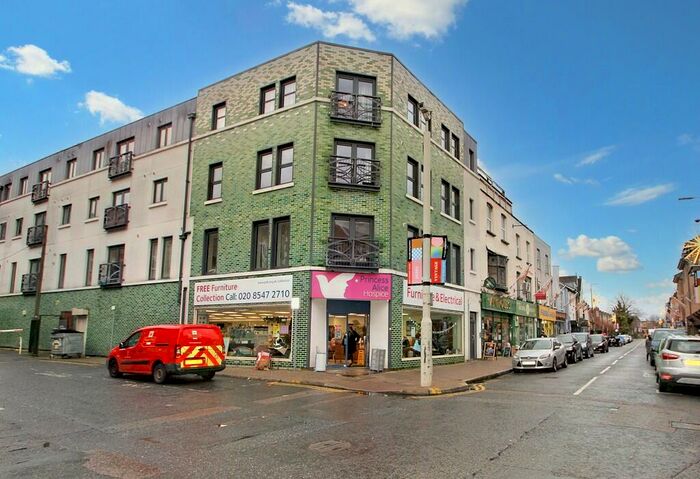 2 Bedroom Apartment To Rent In Old London Road, Kingston Upon Thames, KT2