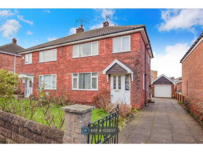 3 Bedroom Semi-Detached House To Rent In Dovedale Road, Rotherham, S65