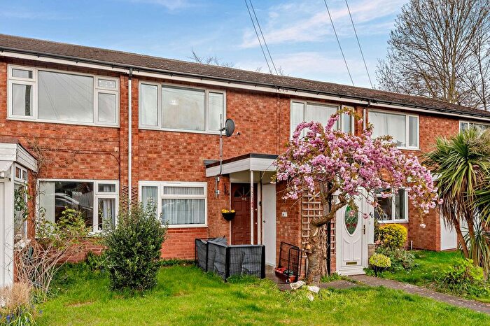 2 Bedroom Maisonette For Sale In Avalon Close, Birmingham, B24