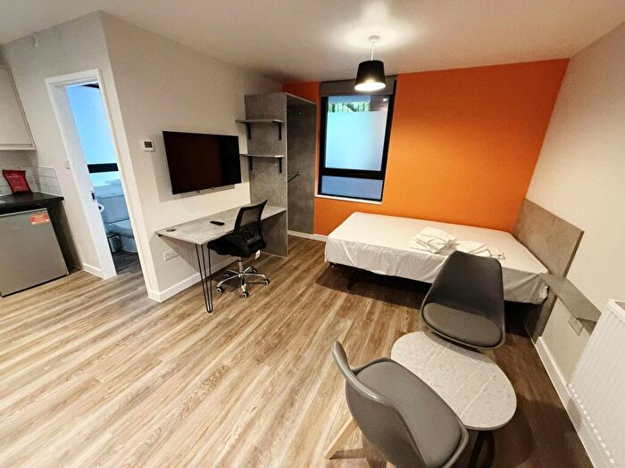 1 Bedroom Flat To Rent In Fitzhardinge House, Tailors Court, Bristol, BS1