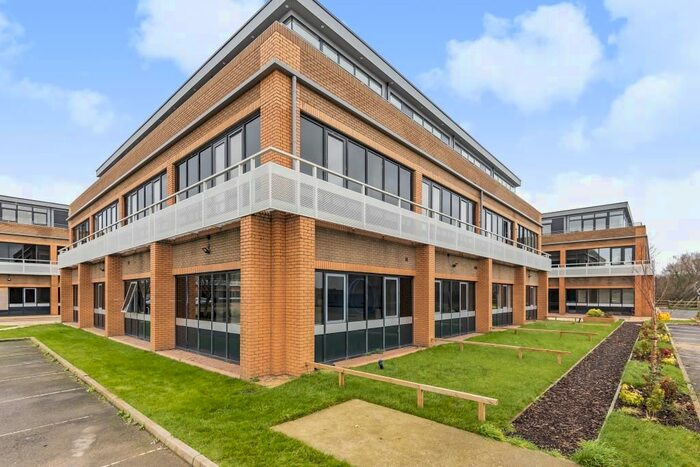 2 Bedroom Flat To Rent In Newbury, Berkshire, RG14