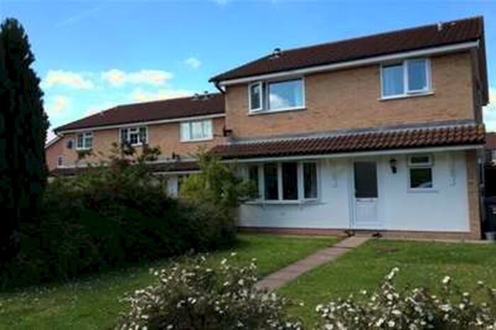 2 Bedroom Property To Rent In Ashbourne Crescent, Taunton, Somerset, TA1