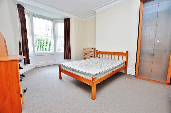 3 Bedroom Flat To Rent In Doncaster Road, Sandyford, Newcastle Upon Tyne, NE2