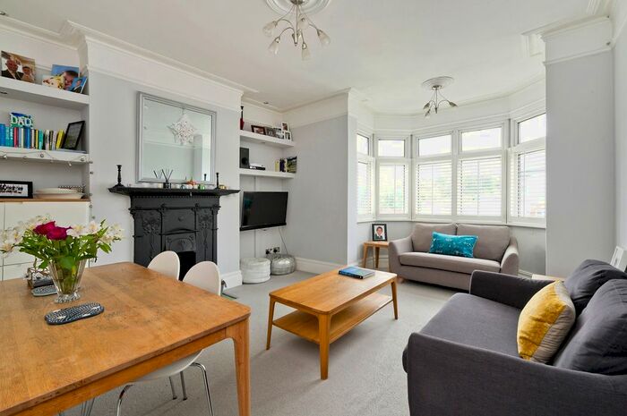 3 Bedroom Maisonette To Rent In Upper Richmond Road West, London, SW14