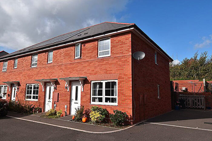 3 Bedroom End Of Terrace House For Sale In Finch Close, Alphington, Exeter, EX2