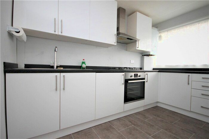 2 Bedroom Flat For Sale In Parchmore Road, Thornton Heath, CR7