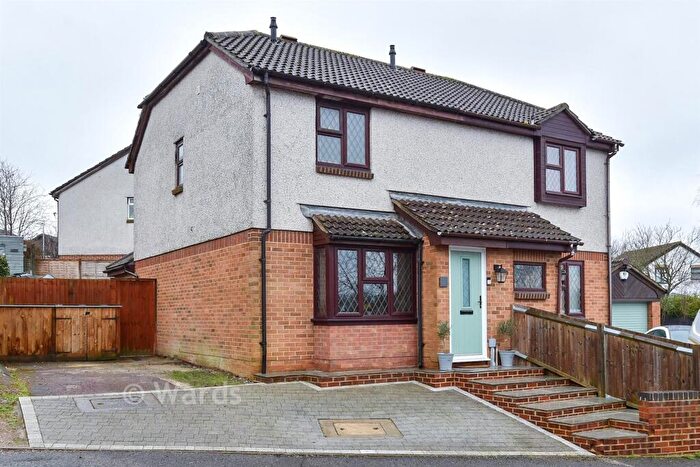 3 Bedroom Semi Detached House For Sale In Gorham Drive, Downswood, Maidstone, Kent, ME15