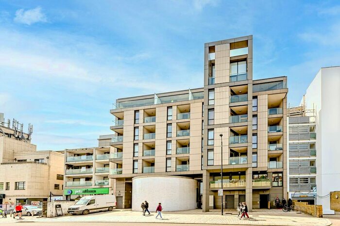 1 Bedroom Flat To Rent In Balham Hill, Clapham South, London, SW12