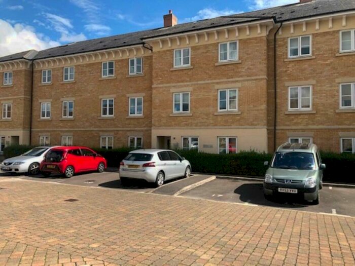 2 Bedroom Flat To Rent In Threshers Court, Beech Lane, OX18