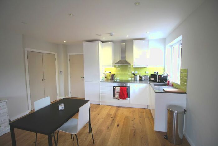 1 Bedroom Flat To Rent In Marlowes, Hemel Hempstead, Hertfordshire, HP1