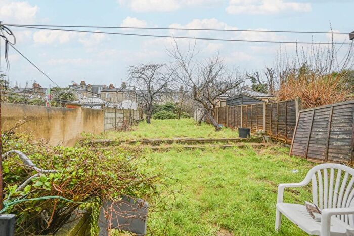 3 Bedroom Terraced House For Sale In Berkshire Gardens, London, , Palmers Green, London, N13