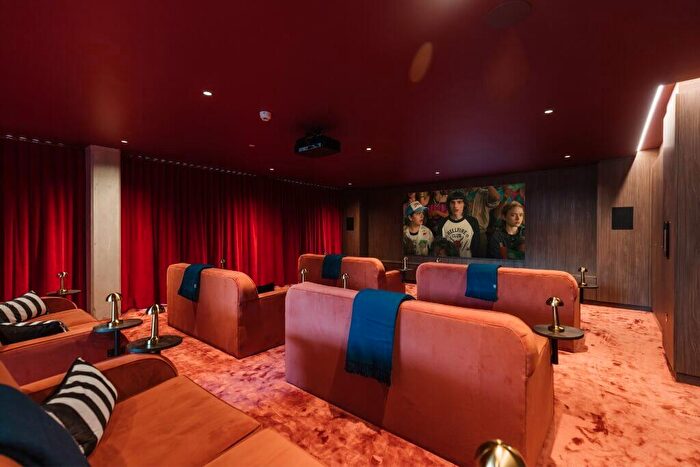 1 Bedroom Flat To Rent In New York Square, Leeds, LS2