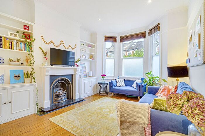3 Bedroom Flat For Sale In Bramfield Road, SW11