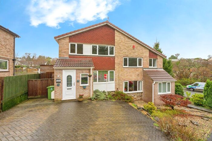 3 Bedroom Semi Detached House For Sale In Knapps Close, Plymouth, PL9