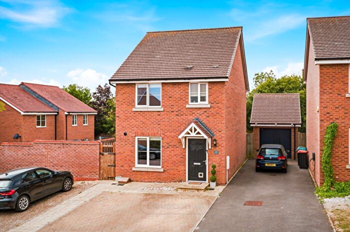 3 Bedroom Detached House For Sale In Greylag Gardens, Shenley Brook End, MK5