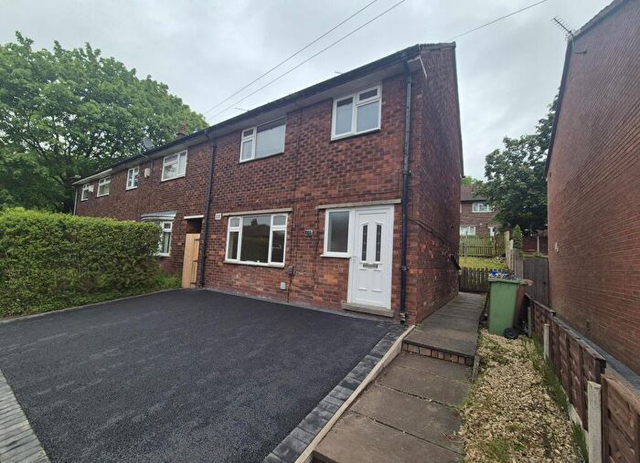 3 Bedroom End Of Terrace House To Rent In Dukinfield Road, Hyde, SK14