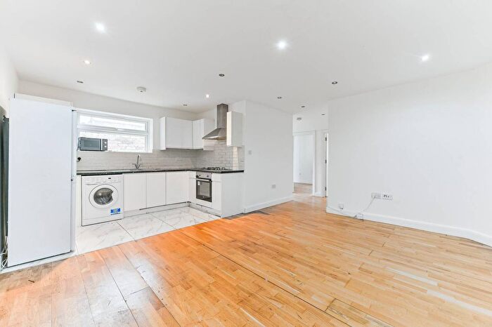 2 Bedroom Flat To Rent In Sydenham Road, Croydon, CR0