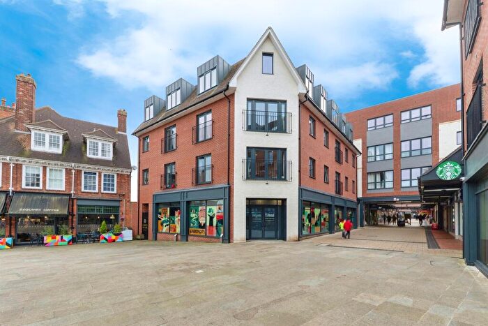 1 Bedroom Flat For Sale In Leys Avenue, Letchworth Garden City, SG6