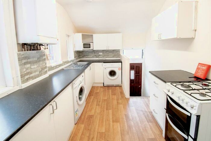 4 Bedroom Maisonette To Rent In Cavendish Road, Jesmond, Newcastle Upon Tyne, NE2