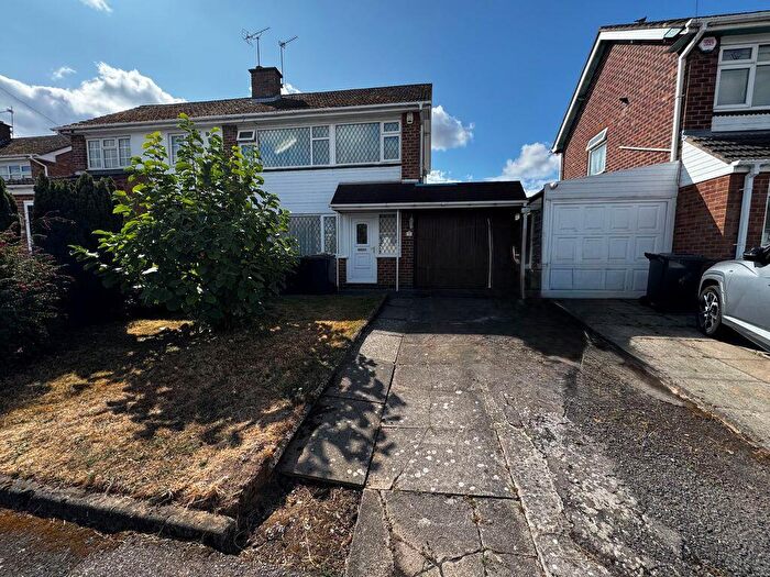 3 Bedroom Semi-Detached House For Sale In Cheviot Close, Nuneaton, CV10