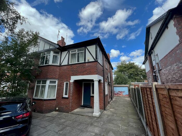 4 Bedroom Semi-Detached House To Rent In Becketts Park Drive, Leeds, West Yorkshire, LS6